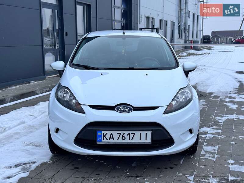 Хэтчбек Ford Fiesta 2011 в Ивано-Франковске