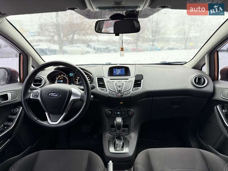 Хетчбек Ford Fiesta 2016 в Києві