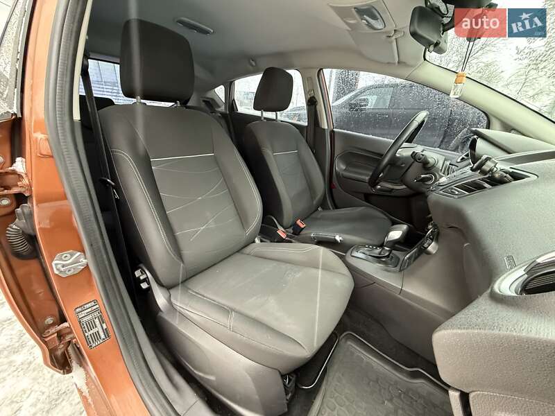 Хетчбек Ford Fiesta 2016 в Києві