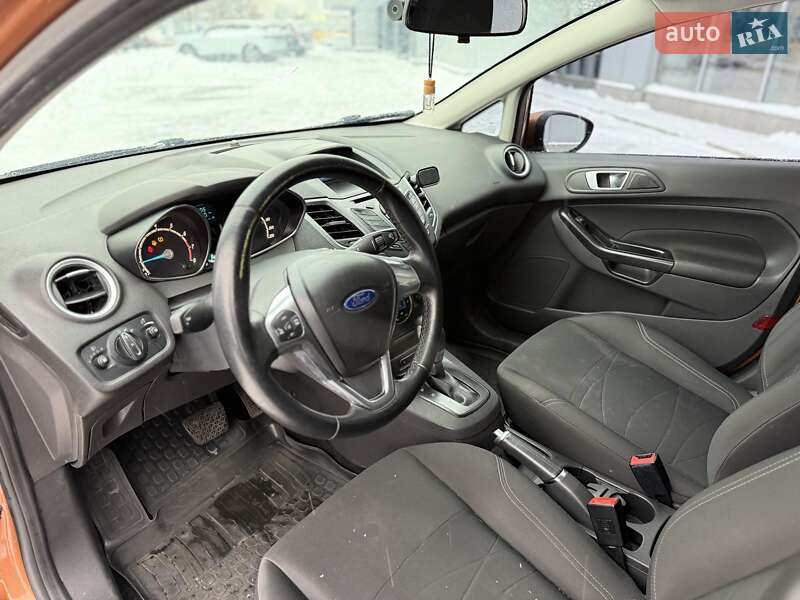 Хетчбек Ford Fiesta 2016 в Києві