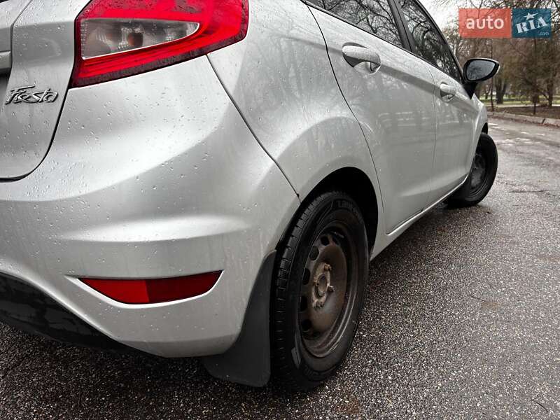 Хэтчбек Ford Fiesta 2012 в Запорожье