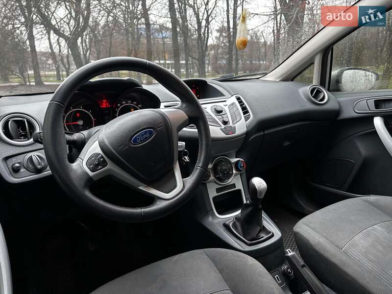 Хэтчбек Ford Fiesta 2012 в Запорожье