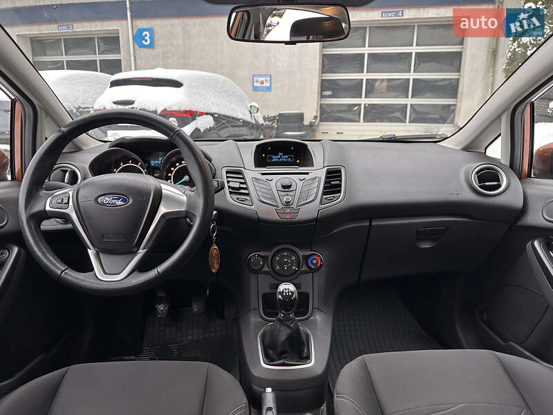Хэтчбек Ford Fiesta 2013 в Львове