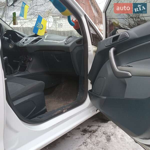 Хэтчбек Ford Fiesta 2010 в Шепетовке