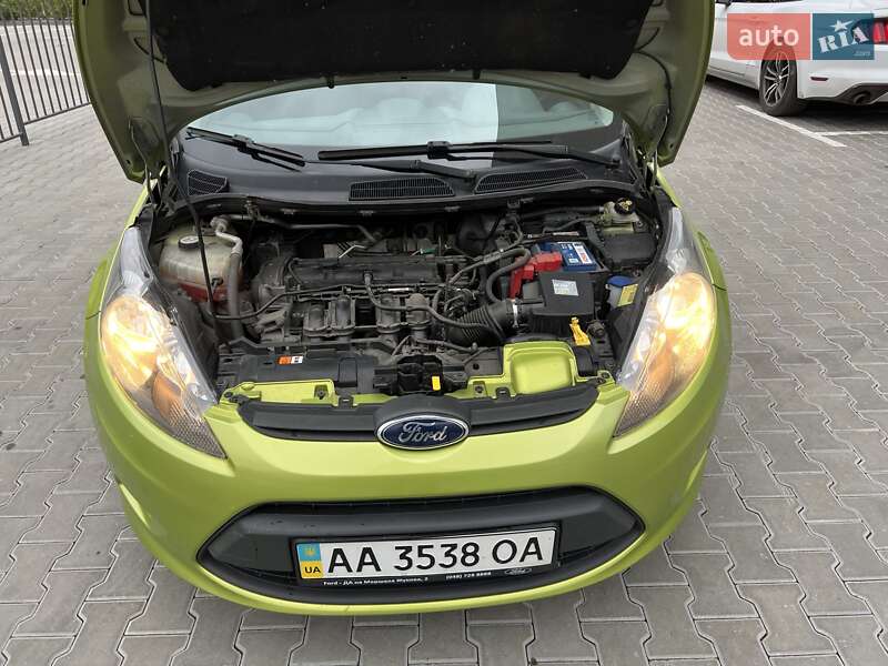 Хэтчбек Ford Fiesta 2011 в Фастове
