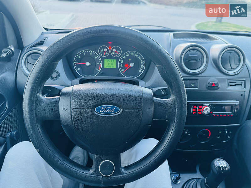 Хэтчбек Ford Fiesta 2007 в Киеве