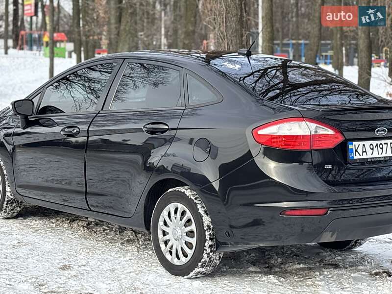 Седан Ford Fiesta 2014 в Києві