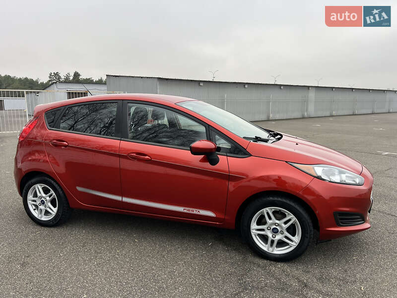 Хэтчбек Ford Fiesta 2018 в Киеве