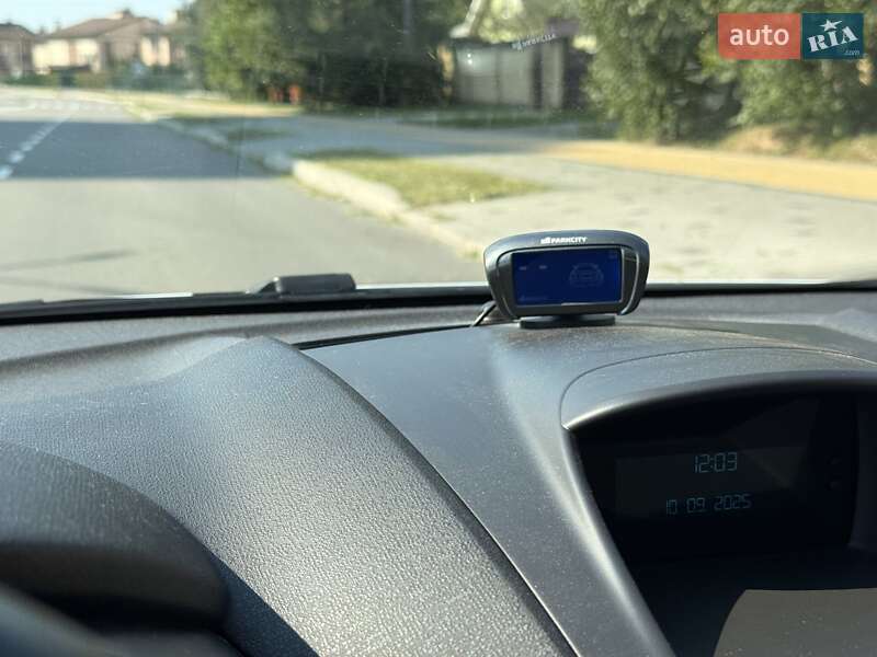 Хетчбек Ford Fiesta 2013 в Києві