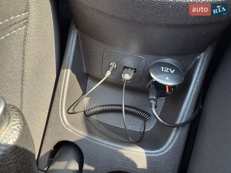 Хетчбек Ford Fiesta 2013 в Києві