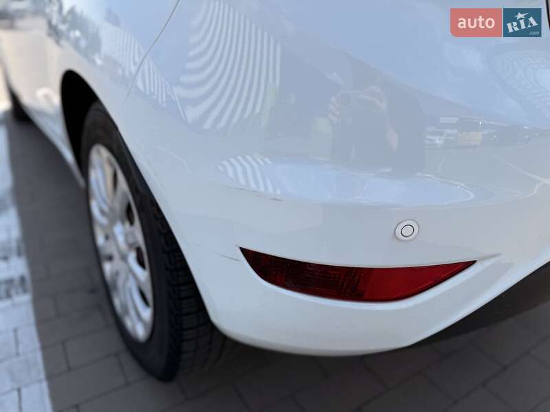 Хетчбек Ford Fiesta 2013 в Києві