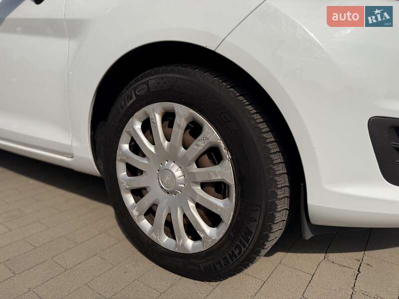 Хетчбек Ford Fiesta 2013 в Києві