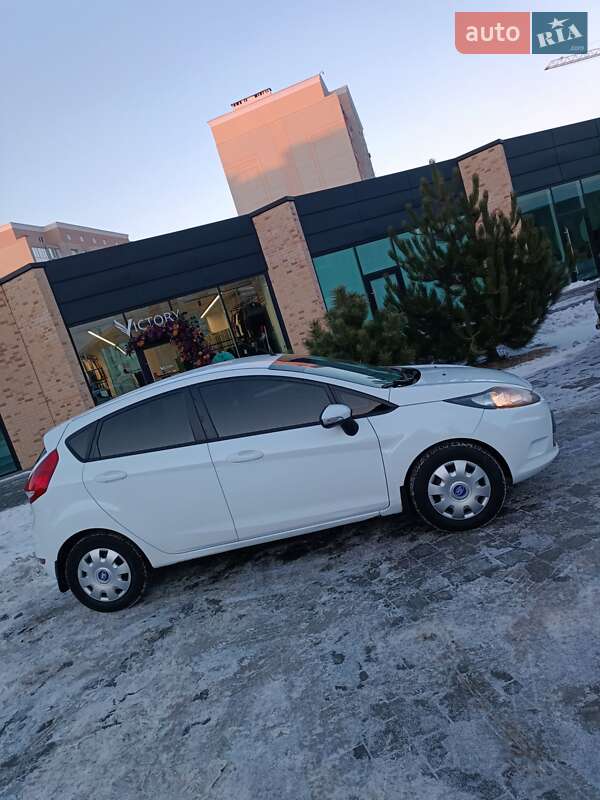 Хетчбек Ford Fiesta 2012 в Хмельницькому