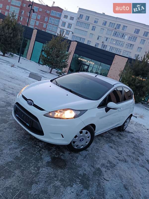 Хетчбек Ford Fiesta 2012 в Хмельницькому