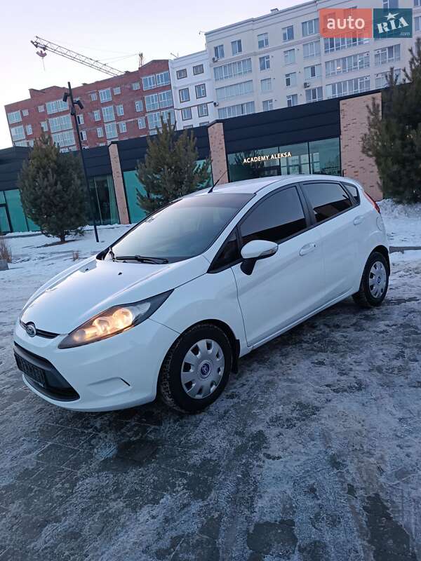 Хетчбек Ford Fiesta 2012 в Хмельницькому