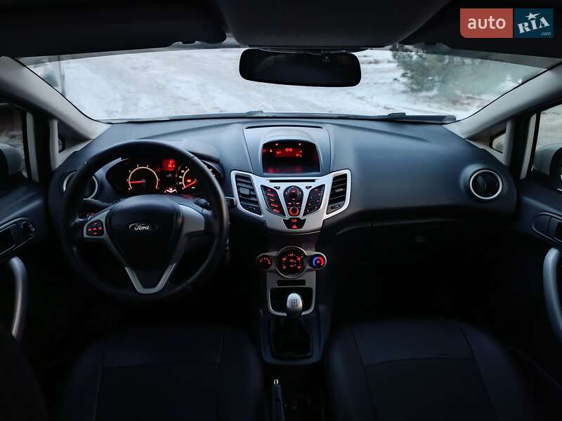 Хетчбек Ford Fiesta 2012 в Хмельницькому