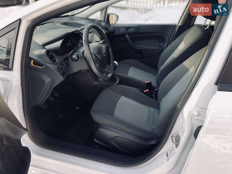 Хэтчбек Ford Fiesta 2012 в Хмельницком