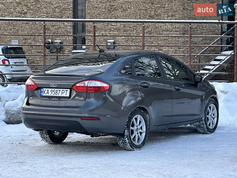 Седан Ford Fiesta 2014 в Киеве
