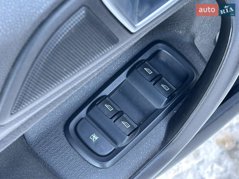 Седан Ford Fiesta 2014 в Киеве