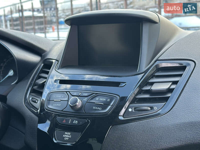 Седан Ford Fiesta 2014 в Киеве