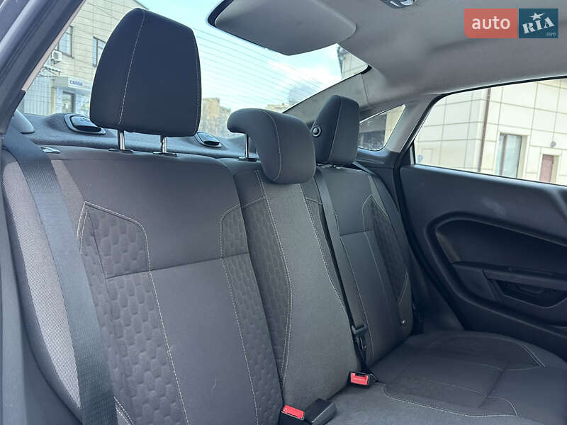 Седан Ford Fiesta 2014 в Киеве