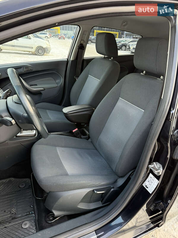 Хетчбек Ford Fiesta 2011 в Києві
