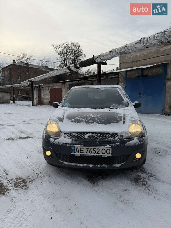 Хэтчбек Ford Fiesta 2008 в Кривом Роге фото 3 Хэтчбек Ford Fiesta 2008 в Кривом Роге