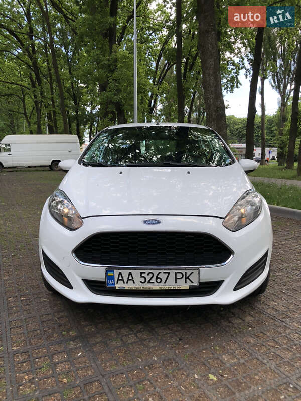 Хэтчбек Ford Fiesta 2016 в Виннице