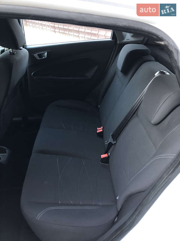 Хэтчбек Ford Fiesta 2016 в Виннице