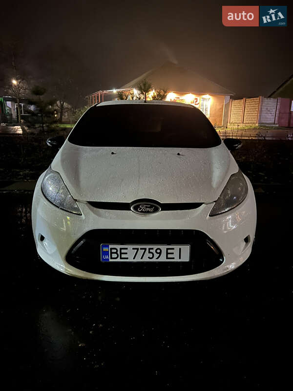 Хэтчбек Ford Fiesta 2009 в Березовке