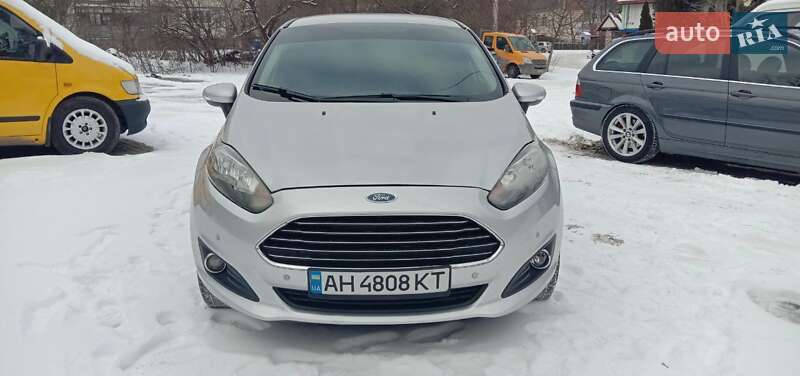 Седан Ford Fiesta 2014 в Черновцах