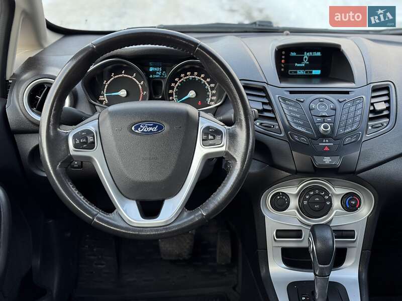 Седан Ford Fiesta 2016 в Днепре