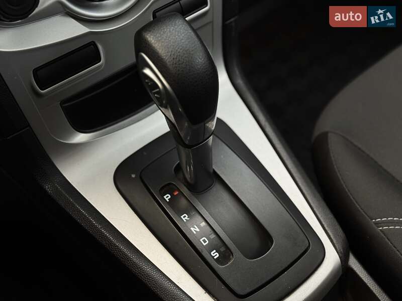 Седан Ford Fiesta 2016 в Днепре