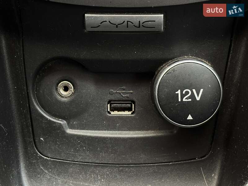 Седан Ford Fiesta 2016 в Днепре