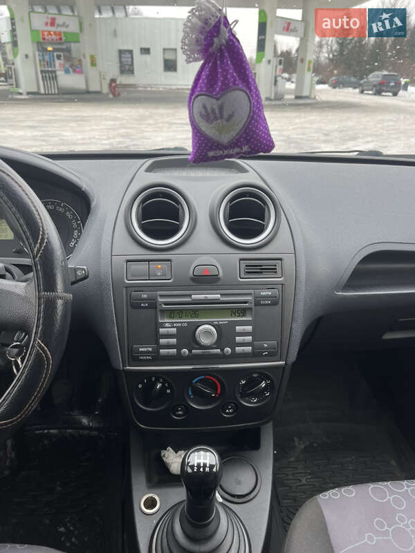 Хэтчбек Ford Fiesta 2006 в Богородчанах