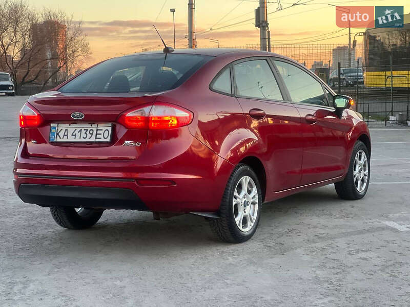 Седан Ford Fiesta 2014 в Киеве