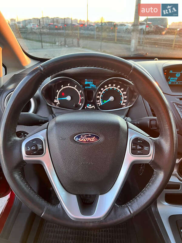 Седан Ford Fiesta 2014 в Киеве
