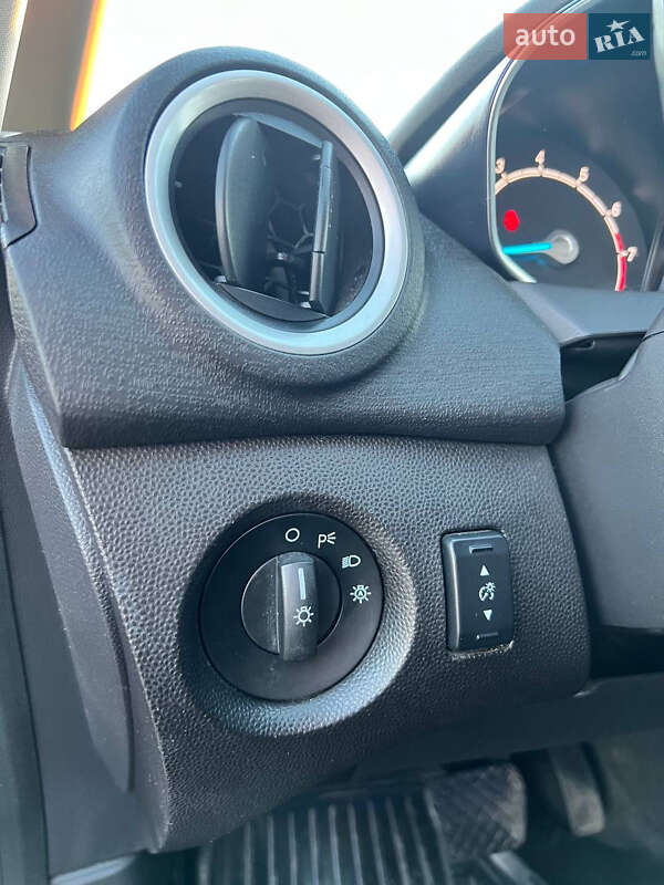 Седан Ford Fiesta 2014 в Киеве