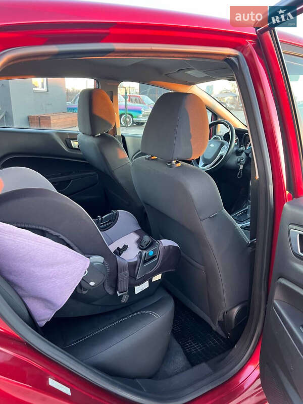 Седан Ford Fiesta 2014 в Киеве