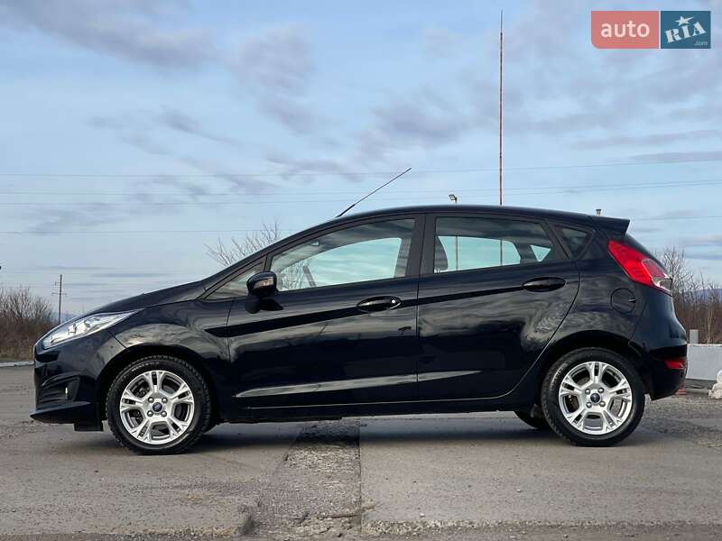 Хэтчбек Ford Fiesta 2015 в Ужгороде