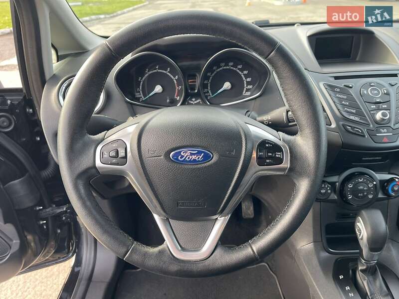 Хэтчбек Ford Fiesta 2015 в Ужгороде