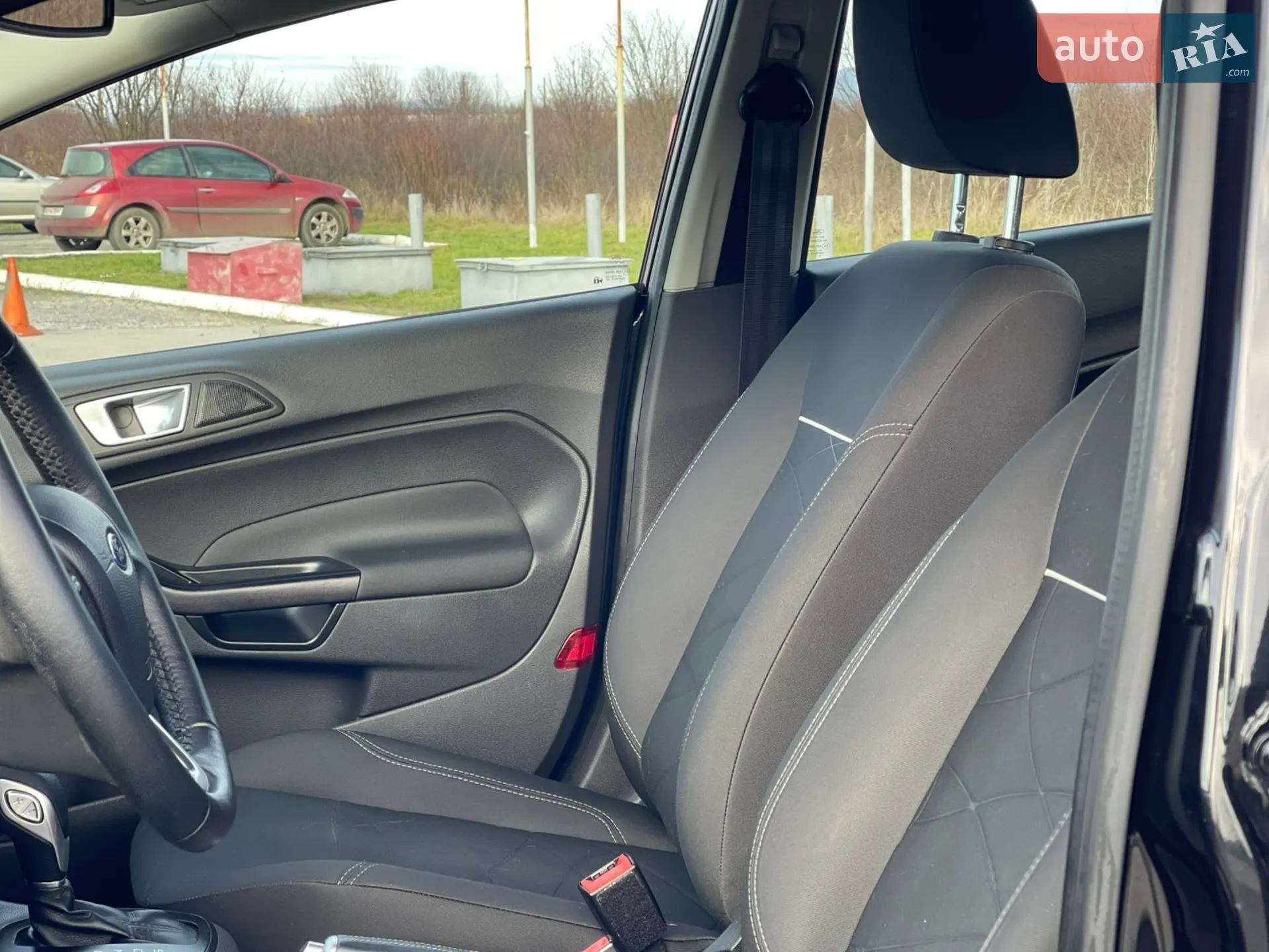 2015 Ford Fiesta - мініатюра 16