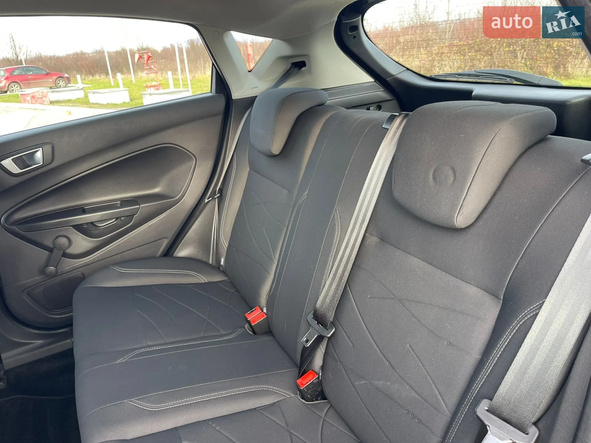 2015 Ford Fiesta - мініатюра 21