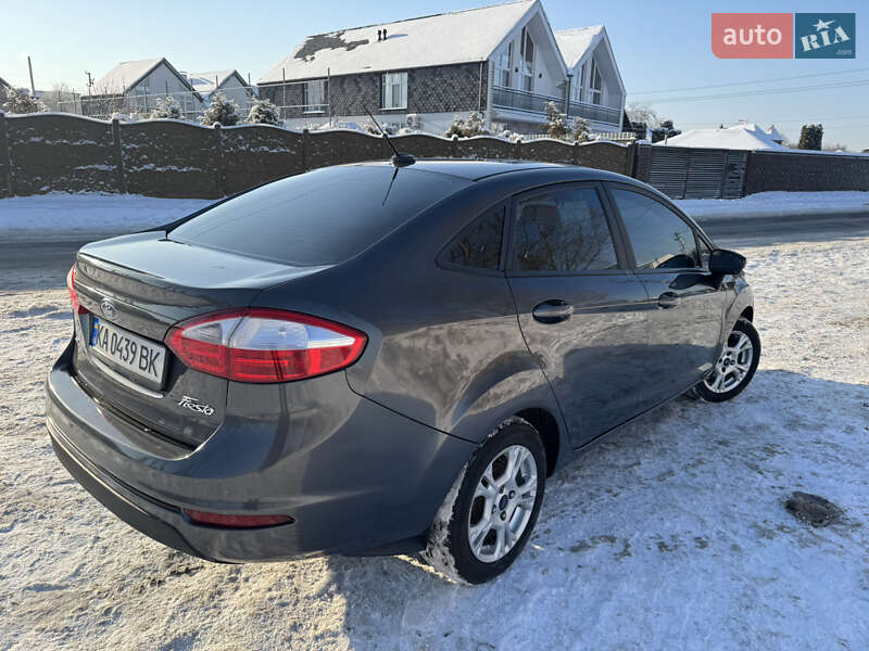 Седан Ford Fiesta 2016 в Киеве