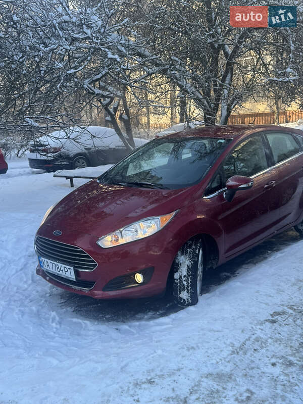 Хетчбек Ford Fiesta 2015 в Києві