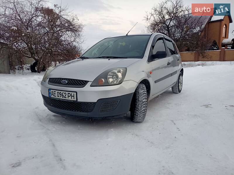 Хетчбек Ford Fiesta 2007 в Дніпрі