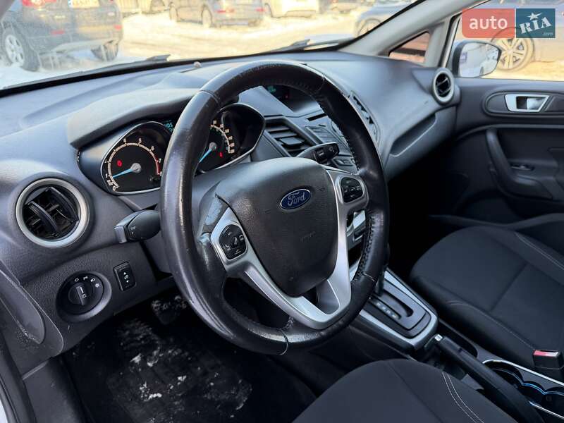 Хетчбек Ford Fiesta 2015 в Києві фото 19 Хетчбек Ford Fiesta 2015 в Києві