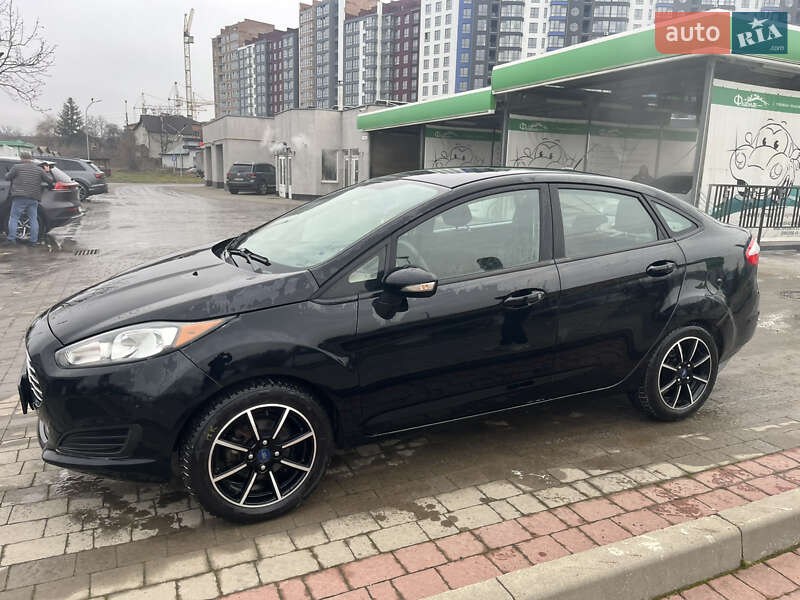 Седан Ford Fiesta 2015 в Ивано-Франковске
