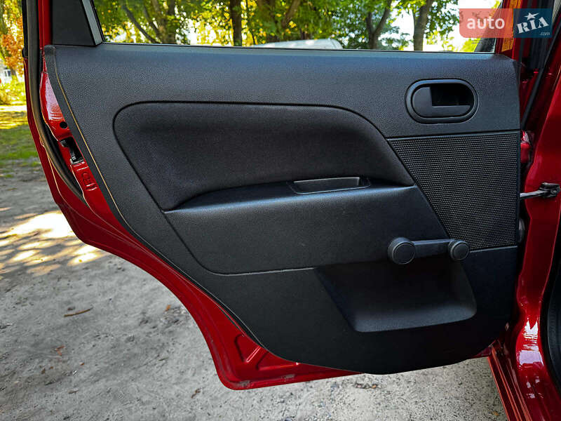 Хэтчбек Ford Fiesta 2007 в Киеве