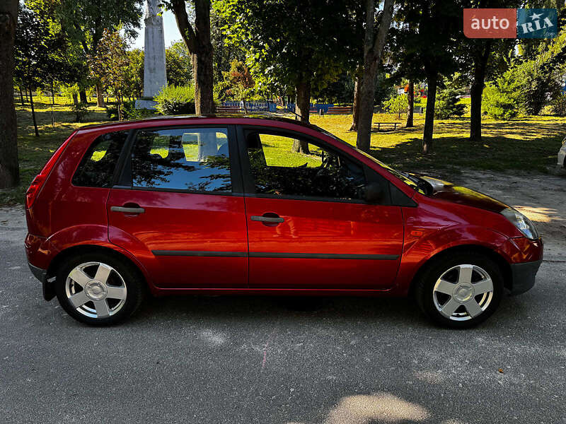Хэтчбек Ford Fiesta 2007 в Киеве